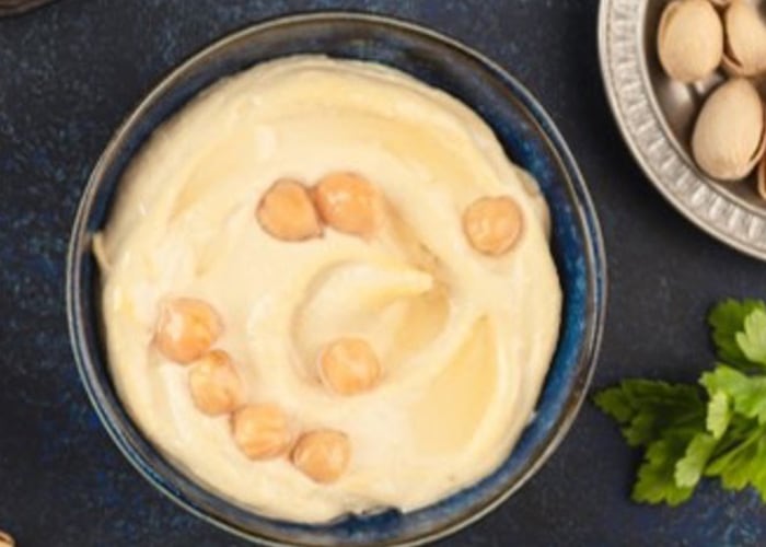 SIMPLE HUMMUS